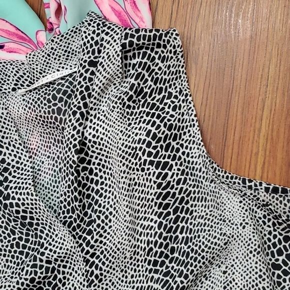 Violet and Claire snakeprint blouse  sz sm - Picture 4 of 8